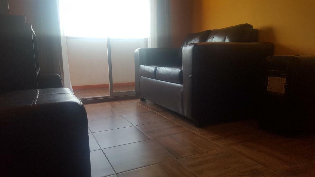 Habitaciones Y Apartamentos El Caleuche 埃尔塔波 外观 照片